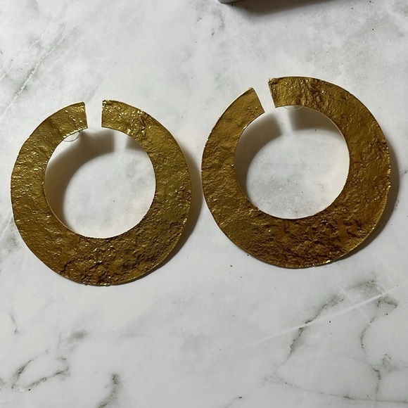 Oversized Flat Hoops - Picture 13 of 16